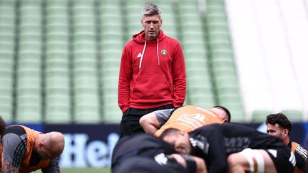 L'entraîneur irlandais de La Rochelle, Ronan O'Gara, assiste à un entraînement à l'Aviva Stadium de Dublin, le 19 mai 2023, à la veille de la finale de la Champions Cup de rugby à XV contre le Leinster. (ANNE-CHRISTINE POUJOULAT / AFP)