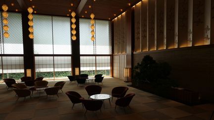 Le hall de l'hôtel Okura, à Tokyo, le 6 septembre 2019 (KARYN NISHIMURA / AFP)