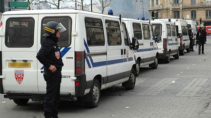 "Ah bon, depuis quand ils font travailler des Noirs à TF1 !", a dit le CRS à la journaliste (archives) (DR -)