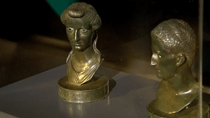 Les bustes de bronze de l'empereur Auguste et de son épouse exposés au musée de Lezoux (Allier)
 (France 3 / Culturebox)