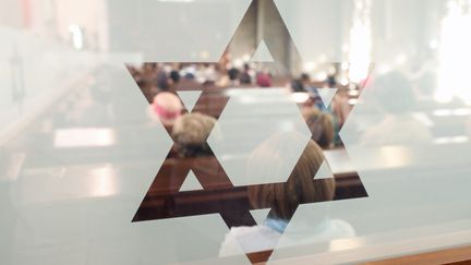 Une étoile de David dans la grande synagogue de Strasbourg, le 10 septembre 2017 (photo d'illustration). (JEAN-MARC LOOS / MAXPPP)