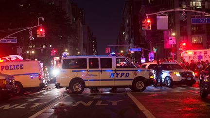 Une voiture de la police du New York Police Department, le 17 septembre 2016, dans la 23e rue, à New York. (image d'illustration).&nbsp; (BRYAN R. SMITH / AFP)