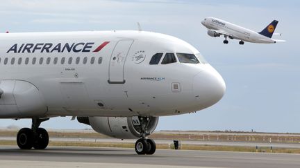 Avion d'Air France sur l'aéroport de Nice. (MAXPPP)