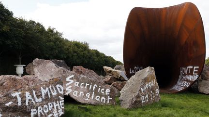 La grande sculpture d'Anish Kapoor présentée à Versailles à nouveau vandalisée
 (FRANCOIS GUILLOT / AFP)