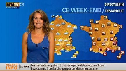 Fanny Agostini pr&eacute;sente la m&eacute;t&eacute;o de la cha&icirc;ne d'information BFMTV, le 16 ao&ucirc;t 2013. (BFM TV )