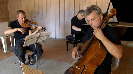 Le trio Wanderer en répétition à La Roque-d'Anthéron 
 (Capture d&#039;image France3/Culturebox)