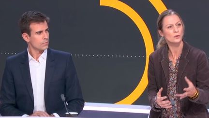 Jean-Baptiste Marteau et Fanny Guinochet sur le plateau des Informés de franceinfo le 23 novembre 2021 (FRANCEINFO / RADIO FRANCE)