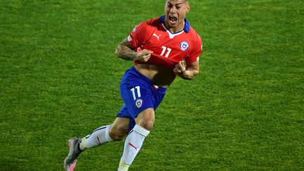 Eduardo Vargas avec le maillot du Chili lors de la dernière Copa America (MARTIN BERNETTI / AFP)