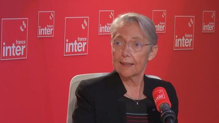 L'ancienne Première ministre Elisabeth Borne sur France Inter, le mercredi 23 octobre. (FRANCE INTER / RADIOFRANCE)