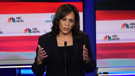 Kamala Harris, lors d'un débat de la primaire démocrate aux Etats-Unis, en juin 2019. (SAUL LOEB / AFP)