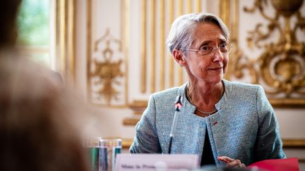 La Première ministre, Elisabeth Borne, lors d'une rencontre avec les présidents des conseils régionaux, le 20 juillet à Matignon. (XOSE BOUZAS / HANS LUCAS / AFP)