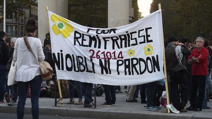 Un groupe de personne manifeste pour obtenir la vérité sur la mort de Rémi Fraisse, le 26 octobre 2016 à Toulouse. (ERIC CABANIS / AFP)