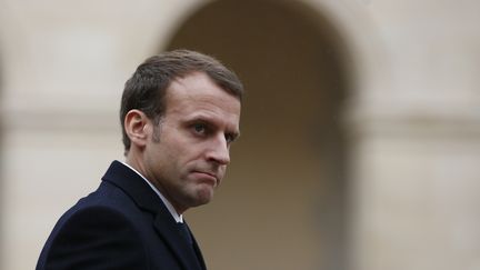 Le président de la République, Emmanuel Macron, lors d'une cérémonie militaire aux Invalides, le 27 novembre 2017. (THIBAULT CAMUS / AFP)