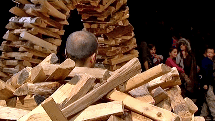 Après trois ans de travail, le chorégraphe Claudio Stellato présente "La Cosa" au festival "C'est comme ça" de Château-Thierry
 (France 3 / Culturebox)