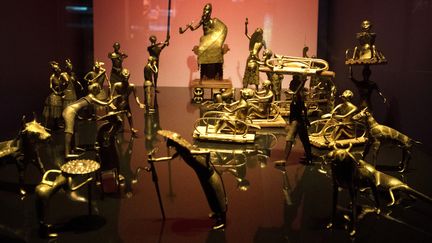 La cérémonie Alto du royaume de Dahomey, une des oeuvres du Bénin exposées au Musée du Quai Branly - Jacques Chirac, dont le pays demande la restitution à la France. (GERARD JULIEN / AFP)