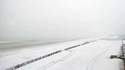 Intempéries : la neige s'installe dans le nord de la France (France 2)