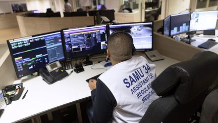 Les amis de la jeune femme de 25 ans foudroyée par une méningite, mardi 15 octobre sont sous le choc. Un de ceux qui l'ont accompagnée aux urgences et tenté de la réanimer témoigne de l'agonie et des derniers instants de la victime.(Photo d'illustration) (GUILLAUME BONNEFONT / MAXPPP)