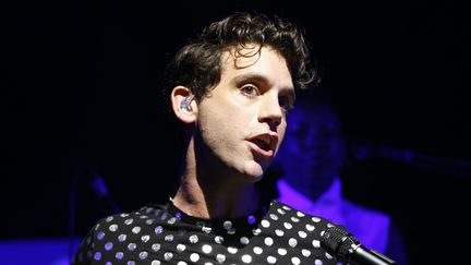 Mika déchaîné samedi sur la scène du Fnac Live 2015.
 (François Guillot / AFP)