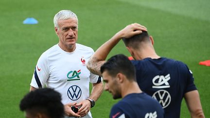 Didier Deschamps lors de l'entraînement de l'équipe de France, le 20 juin à Budapest (FRANCK FIFE / AFP)