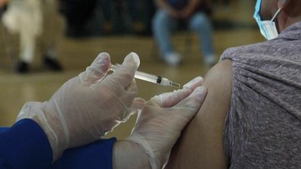 Troisième dose de vaccin contre le Covid-19 : comment réagissent les autres pays ?