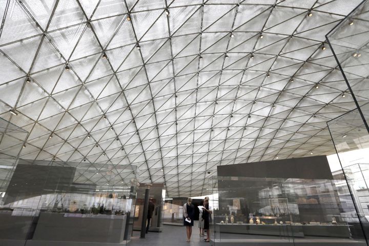 Le nouveau département des arts islamiques du Louvre est le plus grand du genre en Europe, avec 3.000 objets exposés.
 (Kenzo Tribouillard / AFP)