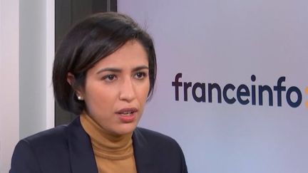 La secrétaire d'Etat chargée de la Jeunesse et de l'Engagement, Sarah El Haïry, était l'invitée de franceinfo mardi 2 novembre.&nbsp; (FRANCEINFO / RADIO FRANCE)