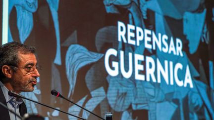 Conférence de présentation de l'exposition virtuelle "Repensar Guernica" à Madrid, au musée Reine Sofia, par son directeur Manuel Borja-Villel, le 13 novembre 2017
 (Emilio Naranjo / (Epa) Efe / Newscom / MaxPPP)