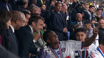 Finale de la Coupe de France : Toulouse sacré, Emmanuel Macron particulièrement scruté (FRANCE 2)