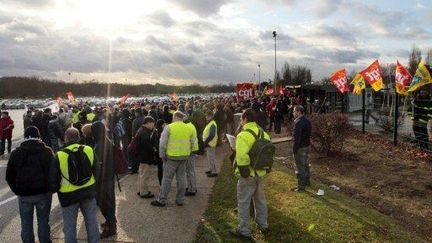 Manifestation devant PSA Aulnay, usine menacée de fermeture en 2012 (AFP/Jacques Demarthon)