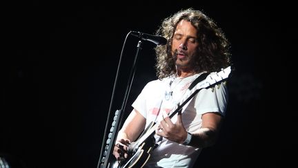 Chris Cornell de Soçundgarden sur scène à Chicago en 2010.
 (Roger Kisby / Getty Images / AFP)