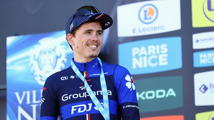 David Gaudu sur le podium de Paris-Nice lors de la dernière étape, le 12 mars 2023. (DAVID PINTENS / BELGA MAG)