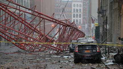 &nbsp; (La grue s'est effondrée dans le quartier Tribeca, au sud de Manhattan © REUTERS/ Brendan McDermid)