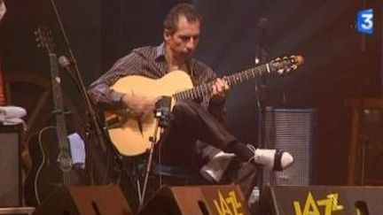 Angelo Debarre: hommage à Django Reinhardt à Jazz sous les pommiers
 (Culturebox)