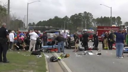 Un véhicule percute une foule dans la parade de Mardi Gras en Alabama