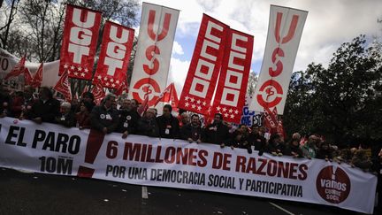 Une manifestation contre l'aust&eacute;rit&eacute;, le 10 mars 2013 &agrave; Madrid (Espagne). (PEDRO ARMESTRE / AFP)