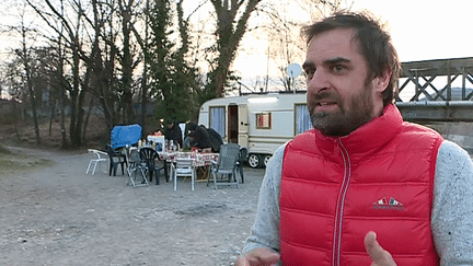 Grégory Montel sur le tournage du court métrage  "Terrain vague" à Digne-les-Bains
 (France 3 / Culturebox )