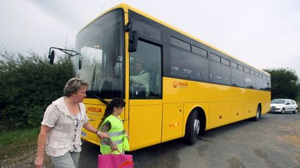 Un bus de ramassage scolaire dans la Sarthe (photo d'illustration). (JEAN-FRANCOIS MONIER / AFP)