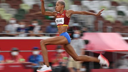 Rien que sur cette photo, on voit que la Vénézuélienne Yulimar Rojas va battre le record du monde du triple saut. (ANDREJ ISAKOVIC / AFP)