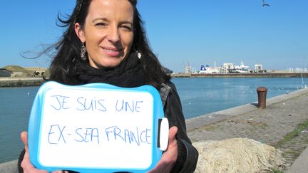 Licenci&eacute;e par SeaFrance en janvier 2012, M&eacute;lanie Drollet pose devant le port de Calais (Pas-de-Calais), le 10 octobre 2012. (YANN THOMPSON / FTVI)