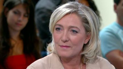 Marine Le Pen sur le plateau des "Des paroles et des actes" le 23 juin 2006 (France 2)