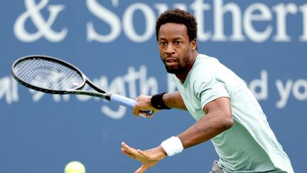 Gaël Monfils lors de son match contre Cameron Norrie au Masters 1000 de Cincinnati, le 15 août 2023. (MATTHEW STOCKMAN / AFP)