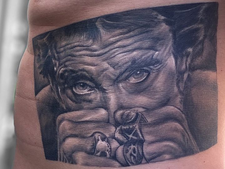 Tatouage réalisé sur Emmanuel, 48 ans, en 2015 à Châlon-sur-Saône (Saône-et-Loire). (MANU BADET)