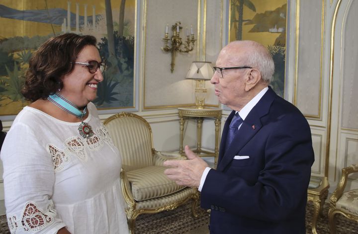 Bochra Belhaj Hmida avec le président Béji Caïd Essebsi (décédé en 2019) à Tunis le 13 août 2018. (AFP / TUNISIAN PRESIDENCY)