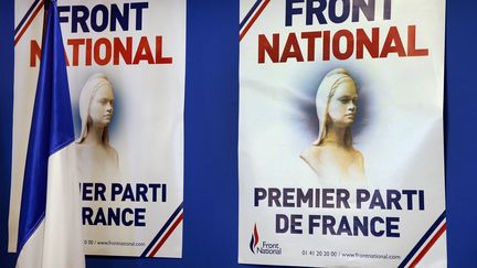 Des affiches placard&eacute;es au si&egrave;ge du Front national, &agrave; Nanterre, le 25 mai 2014. (PIERRE ANDRIEU / AFP)