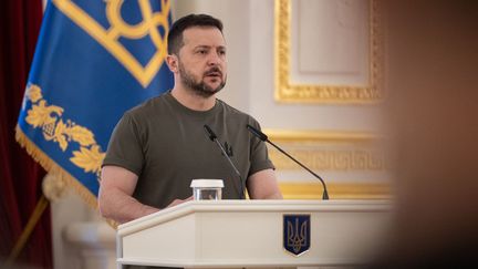 Le président ukrainien, Volodymyr Zelensky, à Kiev, le 1er avril 2024. (HANDOUT / UKRAINIAN PRESIDENTIAL PRESS SER / AFP)