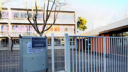 &nbsp; (Devant une école primaire, à Perpignan © MaxPPP)