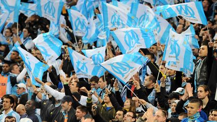 Des supporters de l'Olympique de Marseille au Stade de France, &agrave; saint-Denis, le 27 mars 2010. (REAU ALEXIS / SIPA)