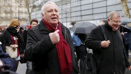 G&eacute;rard Filoche, membre du bureau national du Parti socialiste, manifeste contre le projet de loi relatif &agrave; la s&eacute;curisation de l'emploi, &agrave; Paris, le 9 avril 2013. (MAXPPP)