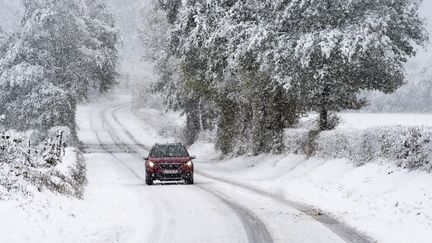 Sur&nbsp;une route de Ceyssat (Puy-de-Dôme), le 29 octobre 2018. (THIERRY ZOCCOLAN / AFP)