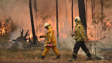 Australie : les pompiers exténués, mais soutenus